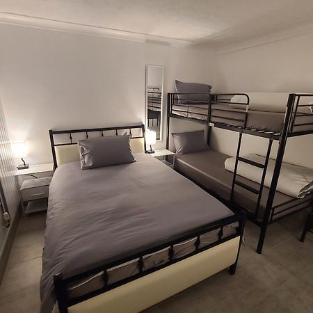 Roomz-Gatwick-London-Airport Parking-Travel Service Ifield Exterior foto